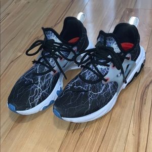 Nike size 8.5 Presto shoes